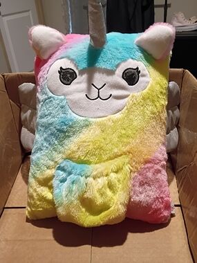 LOT OF PLUSH IN GUC SOME WITH TAGS GUC. OBO